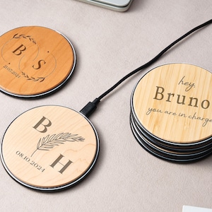 Estación de carga inalámbrica de madera personalizada, regalo, almohadilla de carga inalámbrica de madera con nombre personalizado, carga rápida de 15 W, cargador inalámbrico Qi portátil