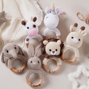 Personalized Animal Crochet Rattle, Custom Baby Shower Gift, Wooden Rattle Ring with Engraved Baby Name, Newborn Gift, Gift for Nephew Niece