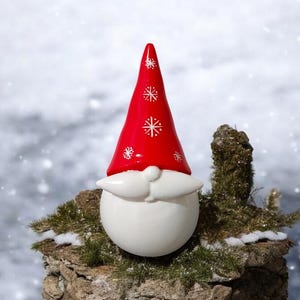 5 色のオプションから選べる愛らしいサンタの置物 - クリスマスの雰囲気をちょっとだけプラス！