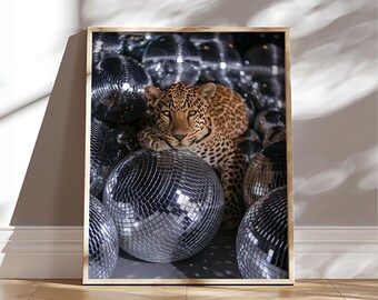 Trendiga gepardtryck Champagnefärgad discokula gepardtryck Preppy lägenhetsinredning Konst ovanför sängen Gepardväggkonst Lyxigt gepardtryck Discotryck