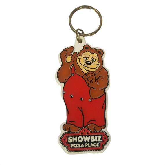 Vintage SHOWBIZ PIZZA Place Keychain Brown Bear Billy Bob USA