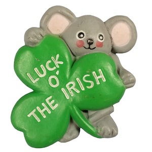 Vintage Brooch Pin Fun World Luck O the Irish Clover Shamrock Mouse Holiday