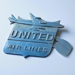 Vintage 1960s United Air Lines Plastic Junior Pilot Badge Pin Airline Advertising Promotion