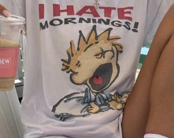 I Hate Mornings T-shirt, Y2K-shirt, vintage cartoon graphic top, grappig retro T-shirt, Y2K-kleding, esthetiek uit de jaren 90, trendy T-shirt