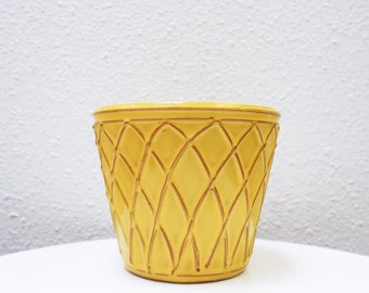 Thick yellow glaze Italian MCM lattice marked pottery