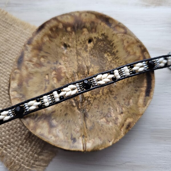 Black and Cream Beaded Leather Bracelet | Earthy Nature Style