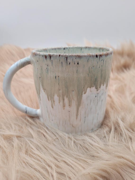 Handgemachte Steinzeug Tasse Classic Kaffeetasse mit Farbverlauf grün / weiß zylindrisch als Weihnachtsgeschenk besonderes Muster