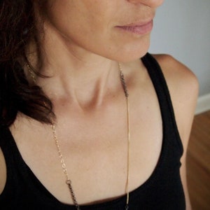 Collier chaîne en métaux mélangés : or 14 carats, 18 carats et argent sterling oxydé
