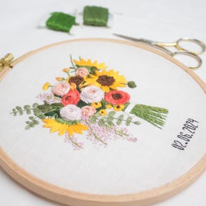 Personalisierter gestickter Hochzeitsstrauß - personalisiertes Blumenandenken, handgemachtes Jubiläumsgeschenk