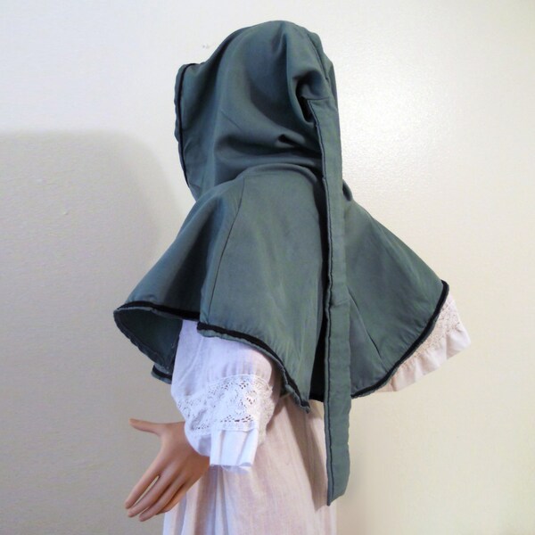 Green Wool Medieval Hood with Large Capelet