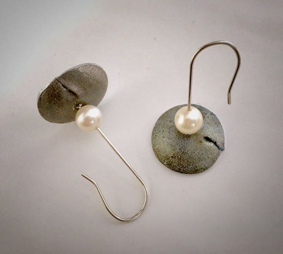 Lumina reclaimed aluminum earrings w/pearl