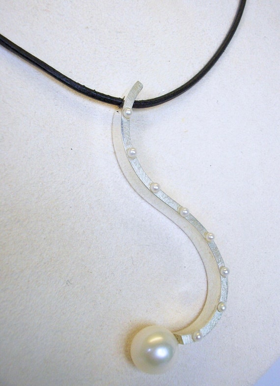 Sterling Pearl Curve Pendant