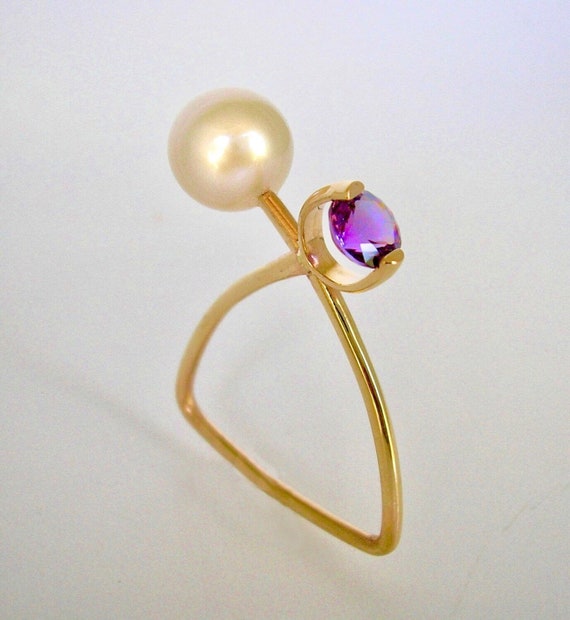 Abstract 14K yg Pearl and Amethyst Ring