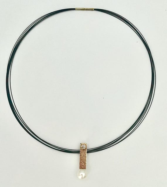 Contemporary 14K yg Pearl & Diamond Pendant