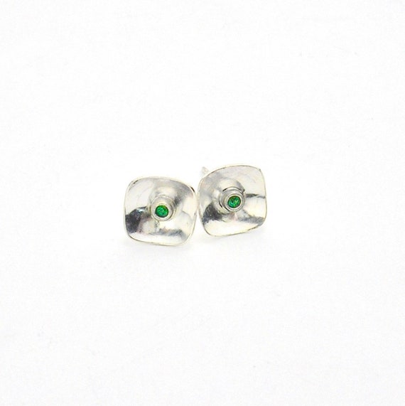 Modern Stud Earring in Sterling Silver w/Tsavorite Garnet