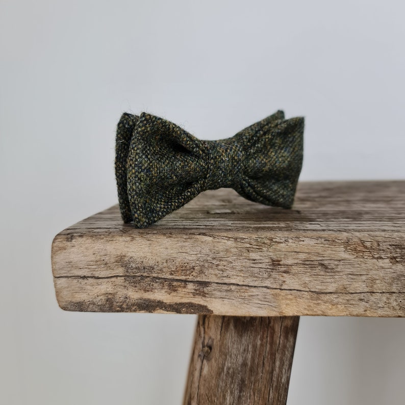 Dog Bow Tie Yorkshire Birdseye Tweed Dark Green, Tweed Bow Tie for Dogs image 2