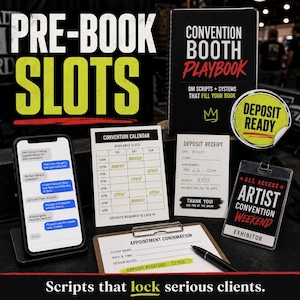Può includere: Una raccolta di strumenti aziendali che include un manuale a spirale Convention Booth Playbook, uno smartphone con messaggi di testo, un calendario per convention, una ricevuta di deposito, un modulo di conferma appuntamento, una penna e un badge.