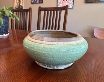 Ciotola in ceramica Raku vintage del 1995, firmata, realizzata a mano in studio, con smalto verde craquelé, decorazione per la casa in stile Wabi Sabi.