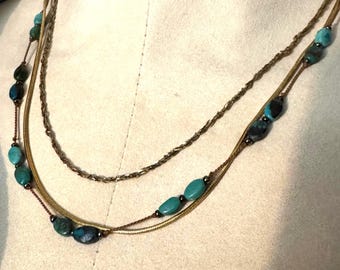 Collana con pepite e perline turchesi, stile boho sud-occidentale, con cordino intrecciato, 45 cm.