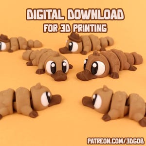 Pode incluir: Várias figuras de ornitorrinco marrons com olhos grandes e corpos segmentados são dispostas sobre uma superfície amarela. O texto "DOWNLOAD DIGITAL PARA IMPRESSÃO 3D" está no topo. O site "PATREON.COM/3DGOB" está na parte inferior.