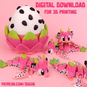 Pode incluir: Uma coleção de figuras de dragões impressas em 3D e um recipiente em forma de fruta-dragão. Os dragões são rosa com detalhes verdes e pretos, e o recipiente é branco com manchas pretas, sobre um fundo rosa. O texto diz "DOWNLOAD DIGITAL PARA IMPRESSÃO 3D".