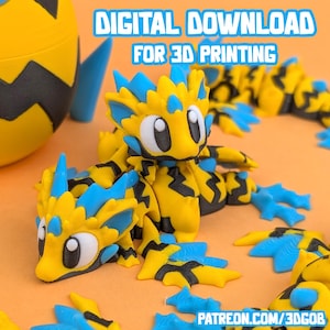Puede incluir: Un juguete de dragón articulado impreso en 3D, en amarillo, negro y azul. El dragón tiene un diseño estilizado con ojos grandes y rasgos puntiagudos. La imagen incluye el texto "DESCARGA DIGITAL PARA IMPRESIÓN 3D" y "PATREON.COM/3DGOB".