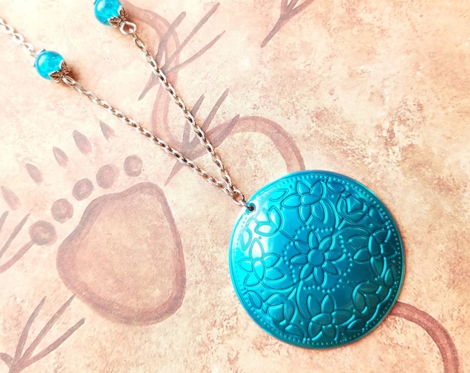 Turquoise Pendant and Crackle Bead Necklace