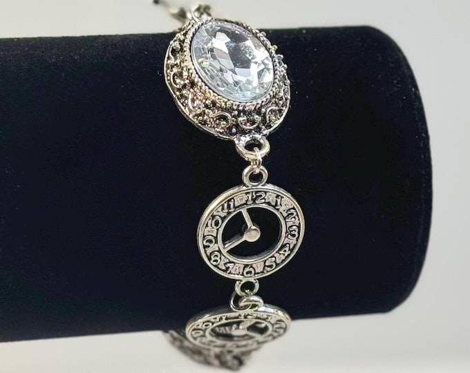 Vintage-Inspired Clock Face & Crystal Bracelet – Steampunk Victorian Charm Jewelry