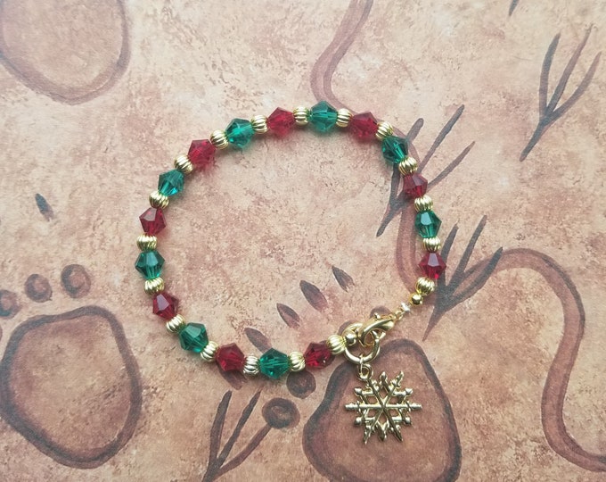 Snowflake Charm Red Green and Gold Beaded Bracelet