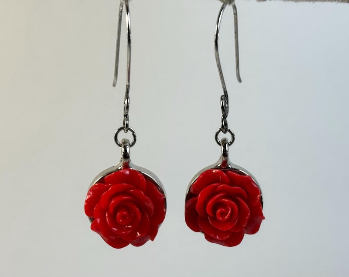 Red Rose Dangle Earrings – Handmade Floral Acrylic Earrings, Romantic Drop Jewelry, Gift for Her, Lightweight Flower Earrings