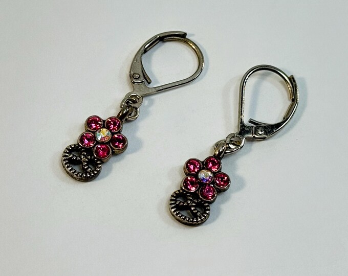 Pink Crystal Flower Dangle Earrings – Vintage Style Leverback Earrings, Sparkly Boho Floral Jewelry, Lightweight Drop Earrings for Women