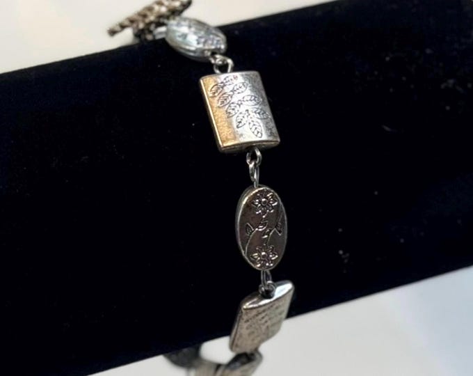 Vintage Silver Floral Bracelet – Botanical Engraved Link Bracelet with Toggle Clasp – Nature Jewelry Gift for Her