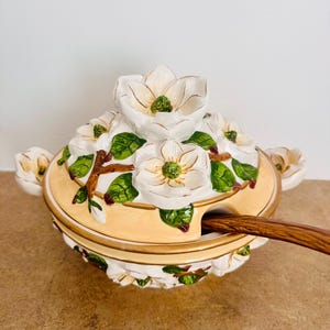 Vintage Magnolia Floral Keramik Servierschale mit Deckel und Schöpfkelle