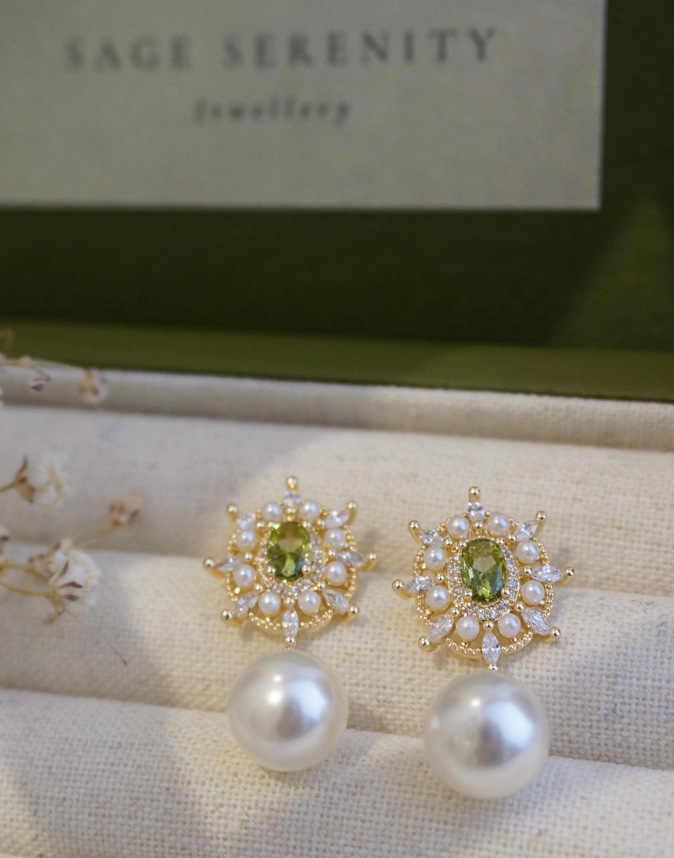 Peridot Green Zircon Earrings, Large Zircon, Pearl Drop Earrings, Earrings for Wedding, Wedding Earrings for Brides, Braidedmaid Gift