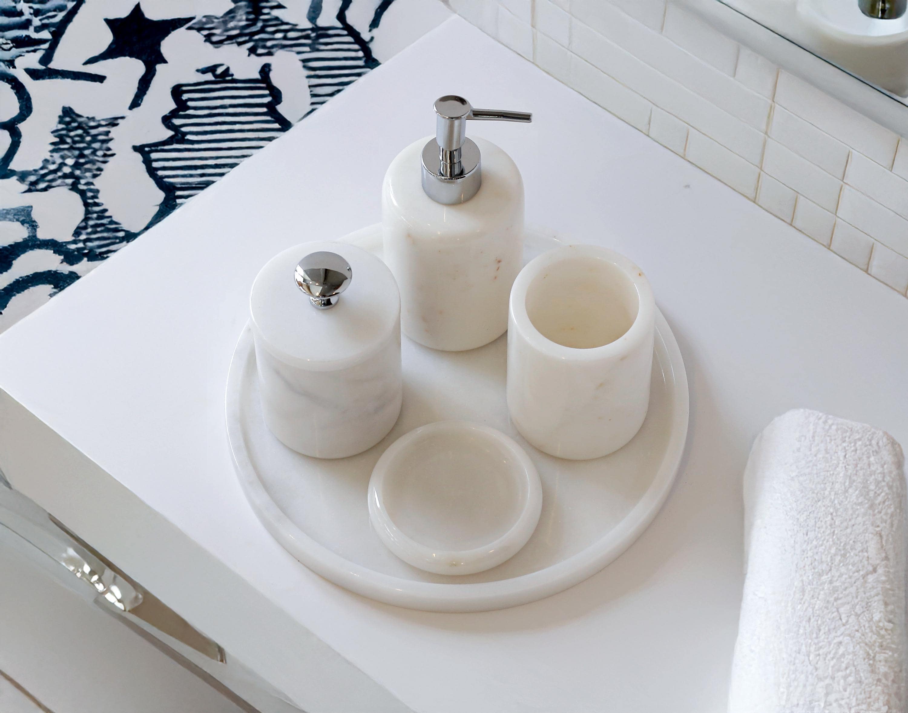 Valeria - 5-piece White Marble Bathroom Accessories Set With Tray - Etsy