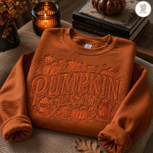 Felpa ricamata a tema zucca, girocollo autunnale con zucca, maglietta ricamata autunnale, maglione accogliente per la stagione, regalo per il Giorno del Ringraziamento
