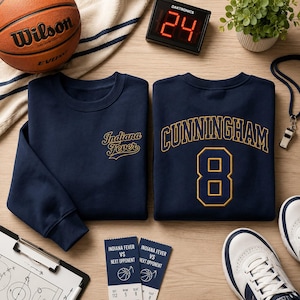 Sophie Cunningham 8 geborduurd sweatshirt, Indiana Fever-borduurshirt, Indiana vrouwen basketbalfan cadeau, vintage comfort T-shirt met ronde hals Navy