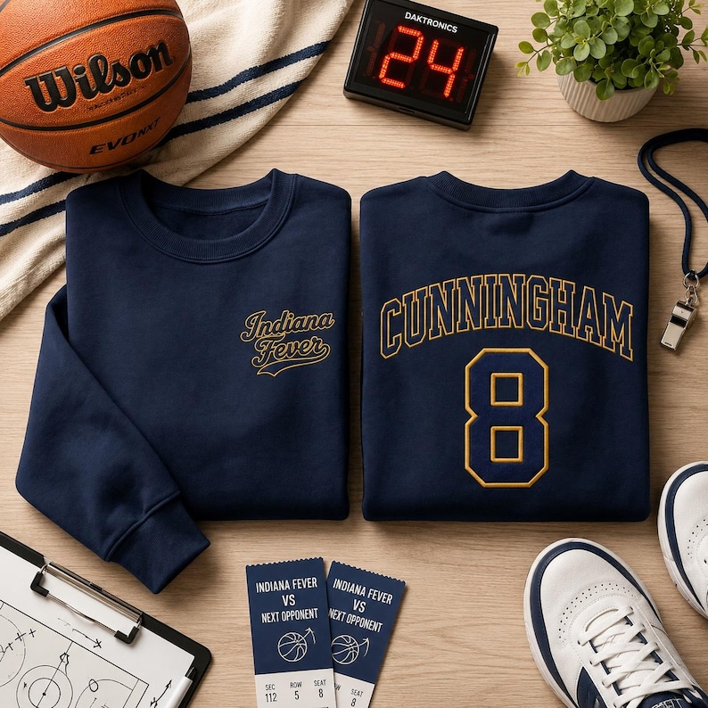 Sophie Cunningham 8 geborduurd sweatshirt, Indiana Fever-borduurshirt, Indiana vrouwen basketbalfan cadeau, vintage comfort T-shirt met ronde hals Navy
