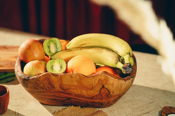 Obstschüssel aus Olivenholz – handgefertigt | Einzugsgeschenk Küche | rustikale Holzschüssel natürlich handgemacht