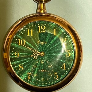 Attractive Elgin 12s Pocket Watch Beautiful Green and Gold Burst