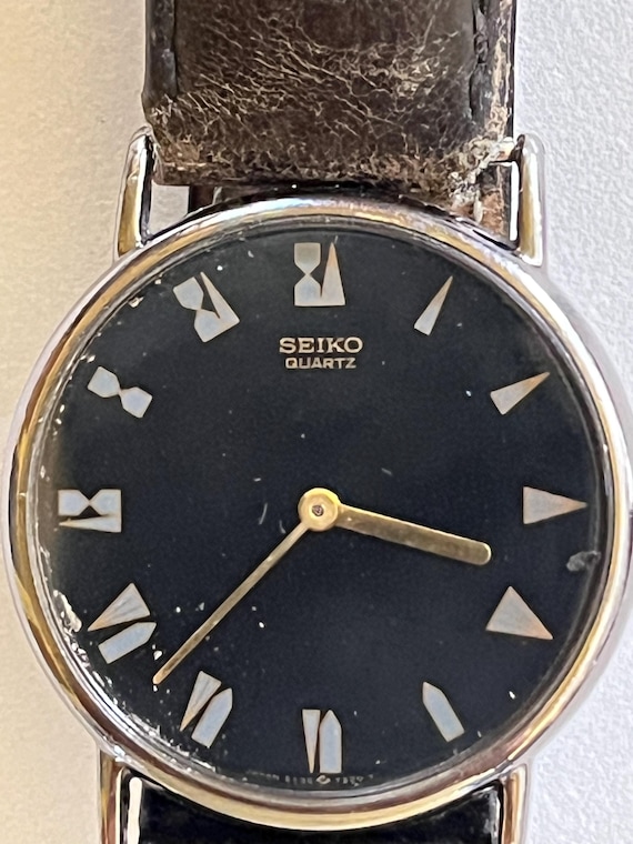 Seiko Mans Wrist Watch 33mm Black Dial Large Unique Markers Old