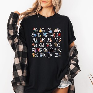 Camiseta de profesor con los colores del alfabeto de Disney, camiseta de profesor con personajes de Disney, divertida camiseta de regalo de Disney para profesor.