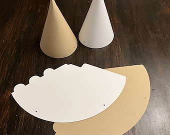 Sombrero de fiesta DIY para adultos o niños en blanco. Listo para decorar. Diseña tu propio sombrero de fiesta. Disponible en tamaños grandes y pequeños.