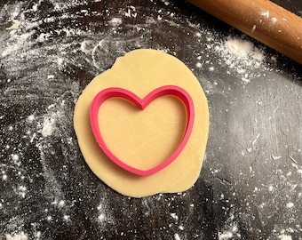 Curvy Heart Cookie Cutter 3d Printed Multiple Sizes and colors!