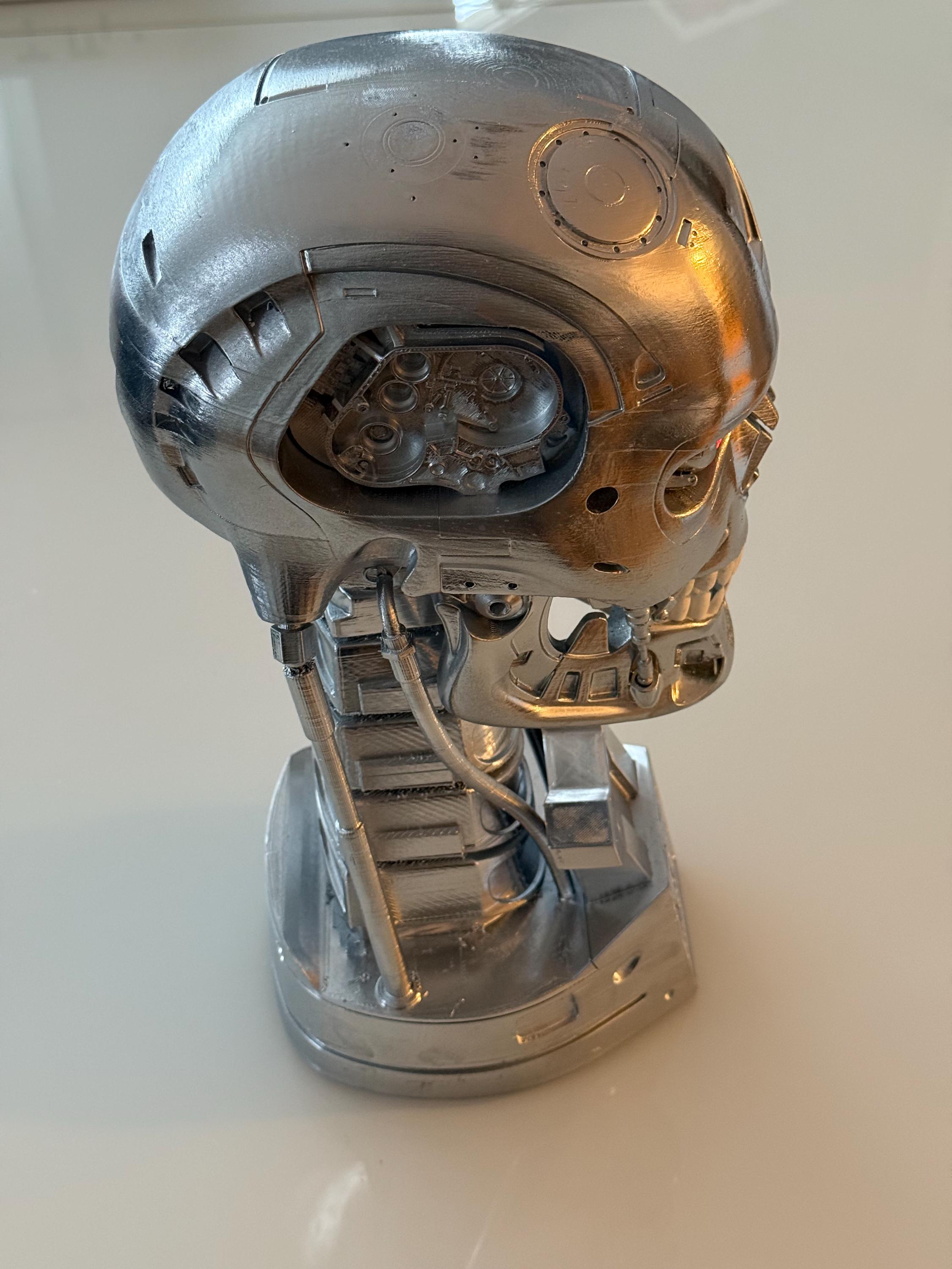 T-800 ターミネーター ヘッド 1:1 (赤く光る目の色) - Etsy 日本