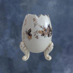 Napcoware Porcelain Vase Footed Egg Easter Floral Gold Trim Hand Painted Japan !READ!