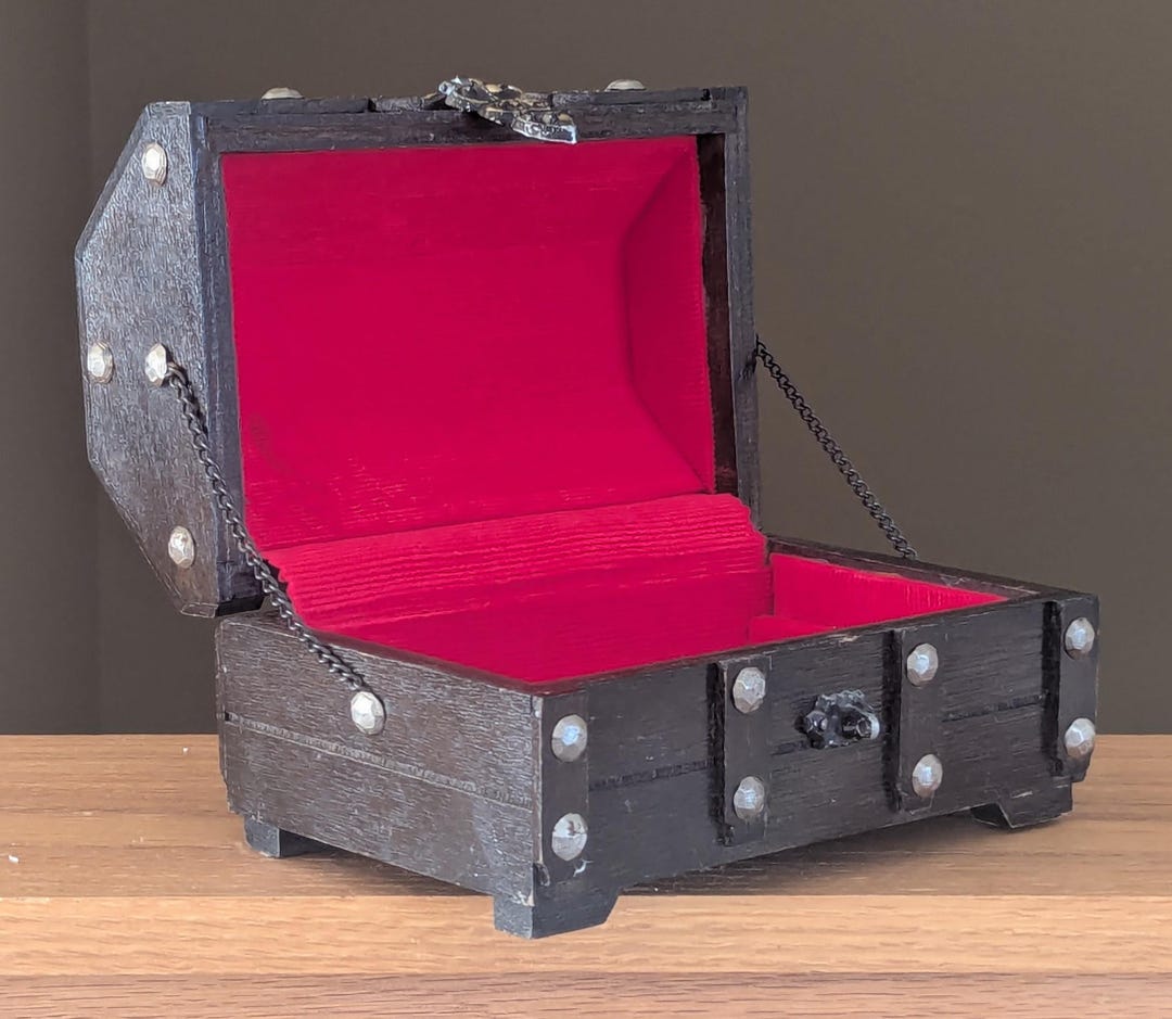 Vintage Wooden Pirate Treasure Chest Red Velvet Interior Jewelry Box No ...