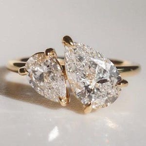 Toi et Moi Ring Two Stone Engagment Ring Moissanite Ring Two Pear Stone Ring For Women Minimalist Promise Ring Teardrop Wedding Ring Gifts