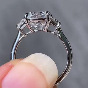 4 CT Cushion Cut Moissanite Three Stone Engagement Ring, 14K Gold Diamond Wedding Ring, Anniversary Promise Ring for Her, Women’s Gift Ring