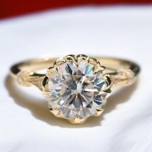 Vintage Moissanite Engagement Ring Cathedral Setting Solitaire Ring 8 Prong Art Deco Round Diamond Ring Filigree Antique Inspired Ring Gifts
